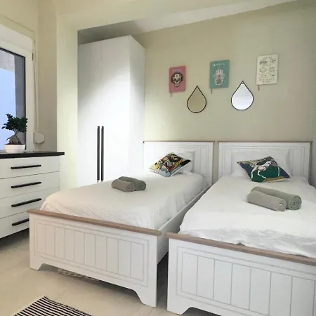 Newly Renovated Olive * דרמי