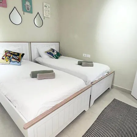 Newly Renovated Olive Apartment