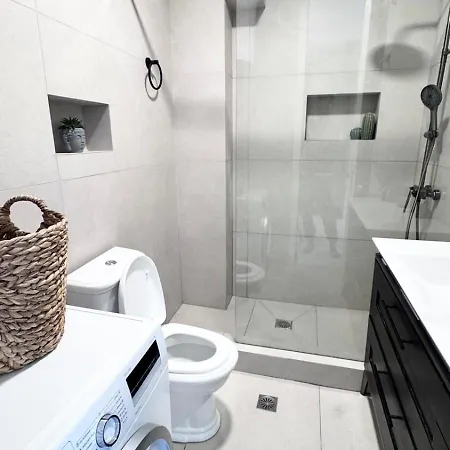 Newly Renovated Olive *