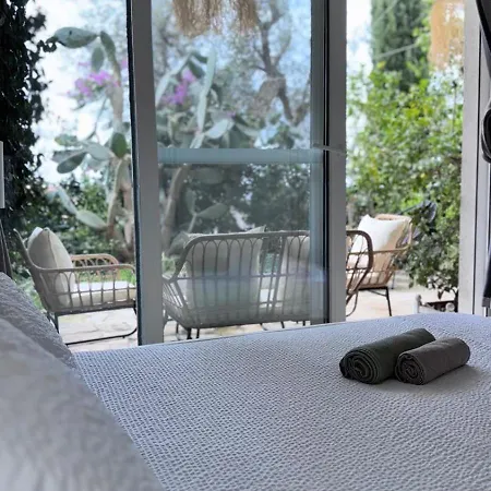 Newly Renovated Olive Apartment *